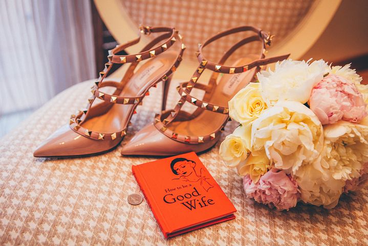 Comment choisir la chaussure parfaite pour une robe de cocktail ?